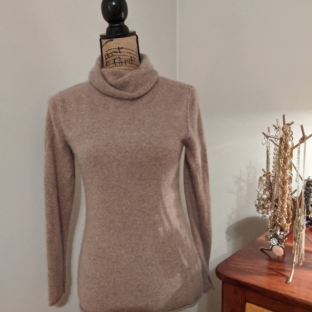 100% Cashmere Old Navy Sweater